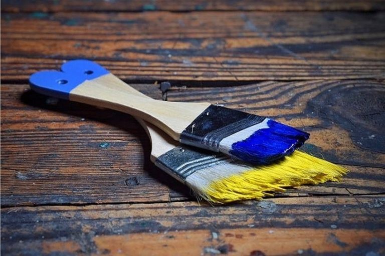 Best Paint For Wood Crafts Image