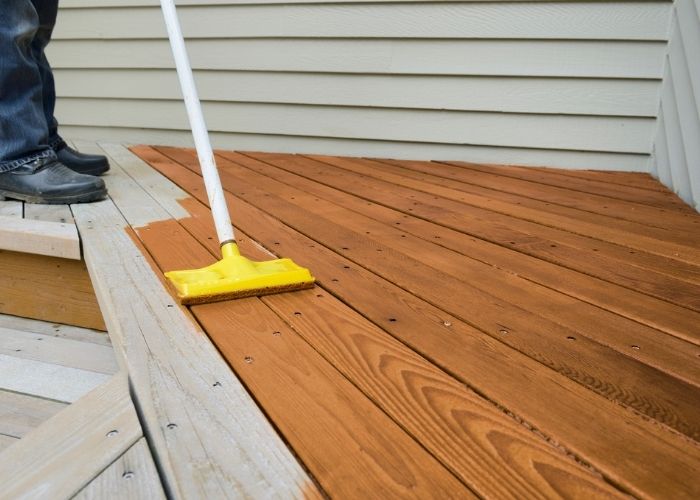 Best Applicator for Deck Stain