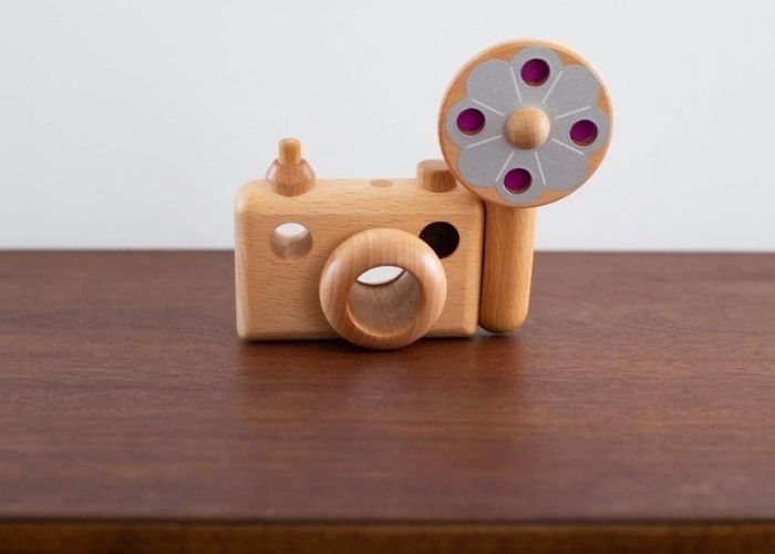 Wooden toy camera