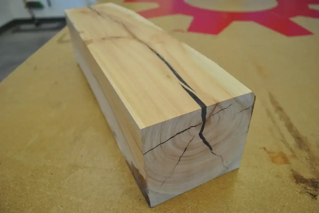 How to Stop a Crack in Wood From Spreading