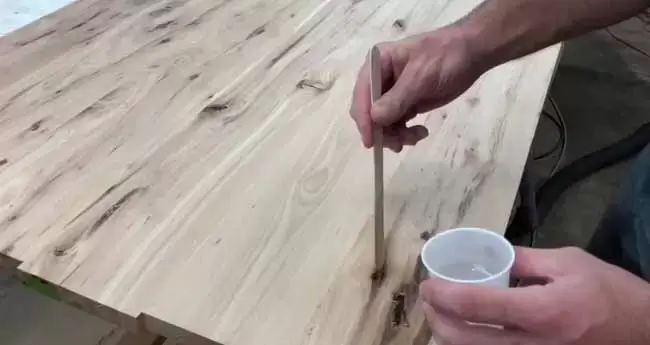 How to Fill Cracks in Wood with Epoxy Image