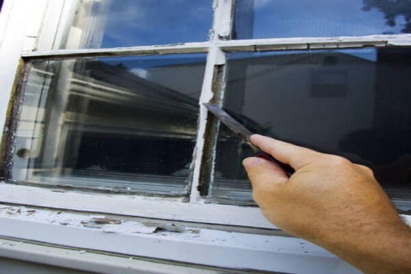 How to Remove Caulk from Windows