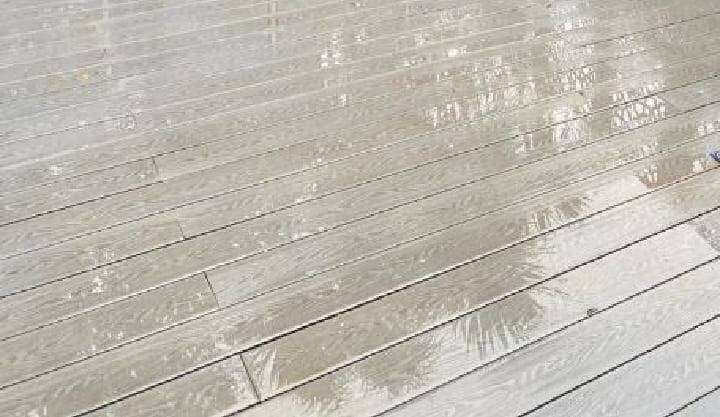 Is composite decking slippery when wet