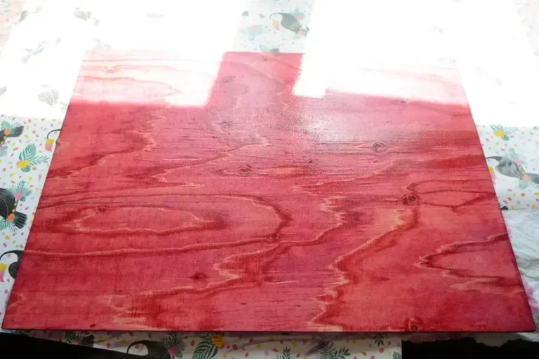 Red stain for wood.