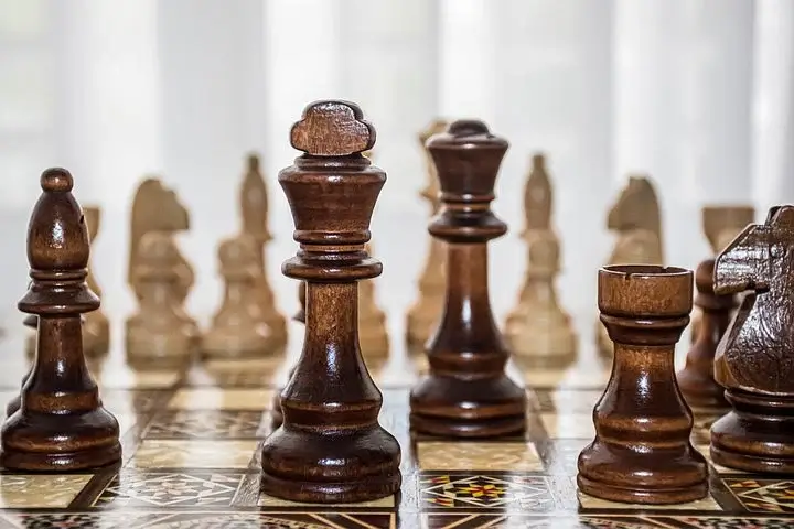 How to Carve Chess Pieces
