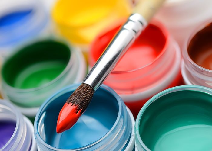 Will Acrylic Paint Stick To Plastic? Expert Opinion