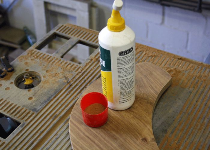 Making Wood Filler With Sawdust and glue