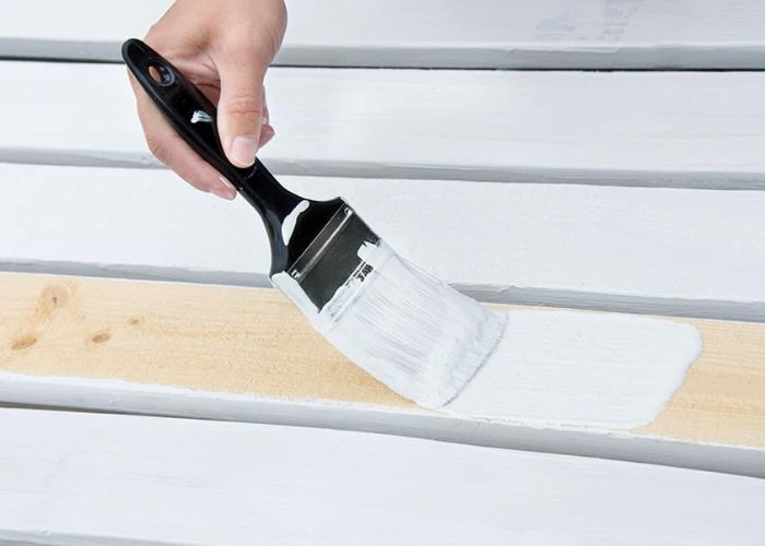 How many coats of primer on exterior wood?